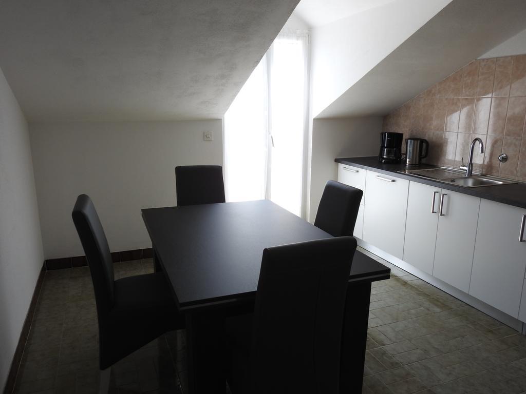 טרוגיר Marini Apartmani מראה חיצוני תמונה